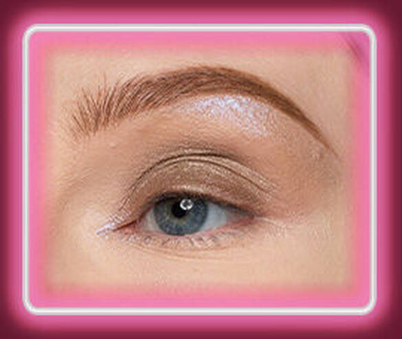 Ce visuel presente un tutoriel pour realiser un look complet sur les yeux en utilisant 4 teintes differentes des ombres a paupieres liquide lid lingerie de NYX Professional Makeup. L'utilisation de ces 4 teintes permet d'avoir un full look avec un double trait d'eye-liner.