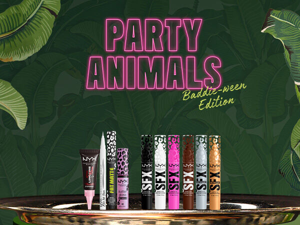 Sur un fond vert kaki decore de feuilles, sont presente les produits de la noouvelle collection halloween de NYX Professional Makeup Party Animals. Nous avons a gauche les produits suivants : fard a paupieres liquide lid lingerie, l'eyeliner epic ink liner, le rouge a levres mat fat matte ainsi qu'un gloss buttergloss. A droite nous avons les six nouvelles teintes des sticks SFX pour le visage & corps. 
