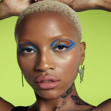 UNE CONCEPTION AVEC ET POUR
DES MAKE-UP ARTISTES