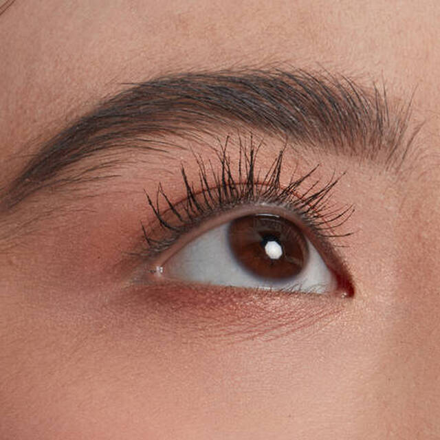 Maquillage nude pour yeux marron