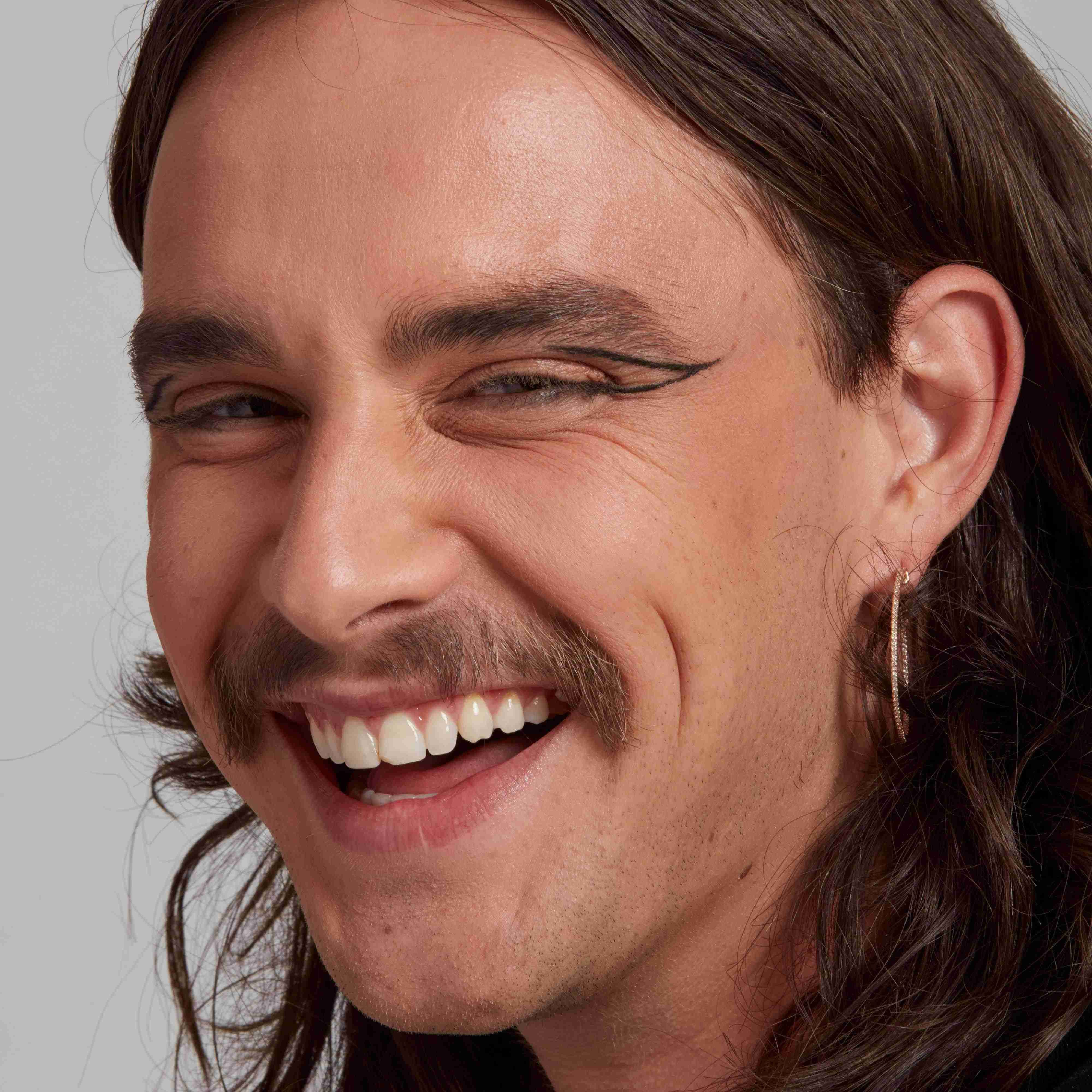 CRAYON EPIC WEAR LINER STICKS