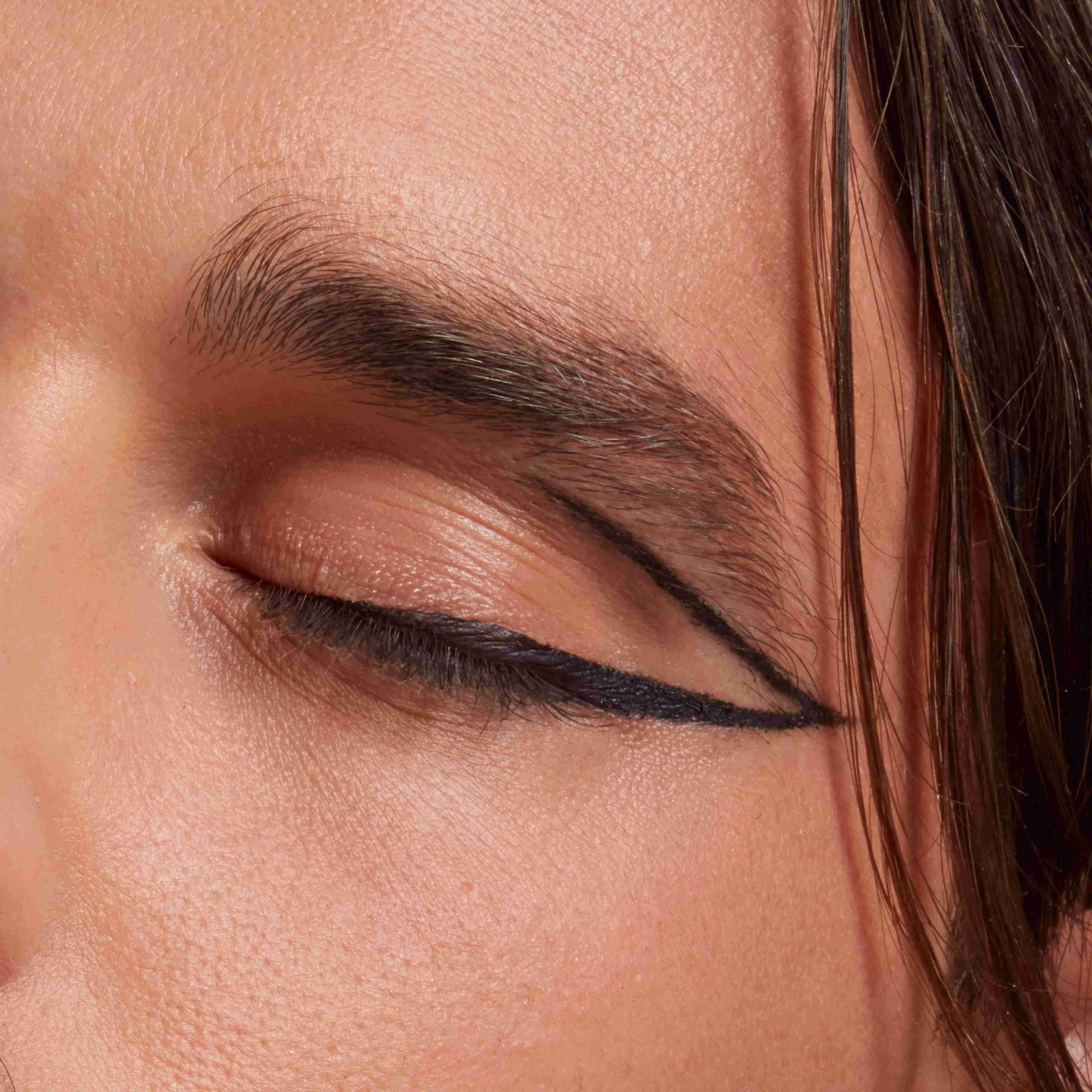 CRAYON EPIC WEAR LINER STICKS