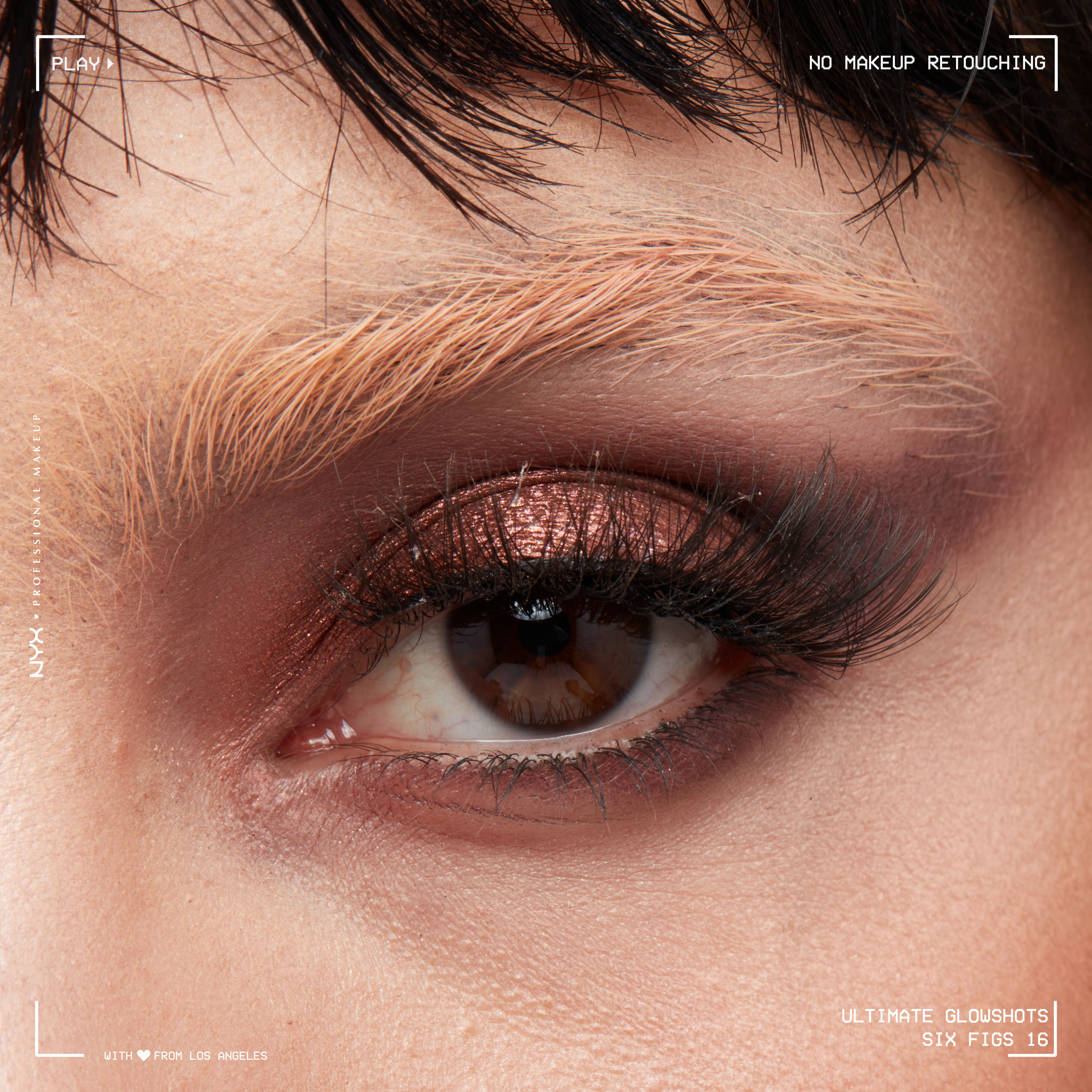 Fard a Paupieres Ultimate Glow Shots